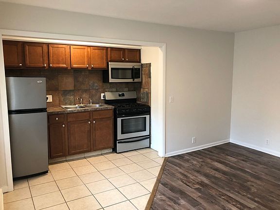 3rd image of 3027 Chicago St #8