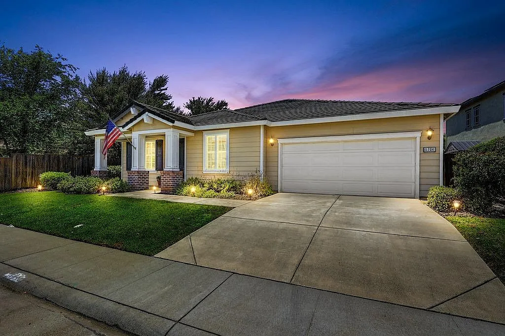 1704 Wortell Dr photo 1