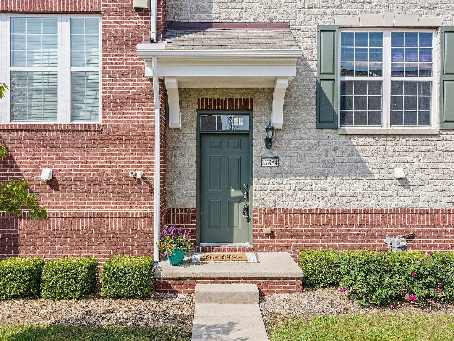 2 bed, 1500 sqft, $2,400 — Photo 3