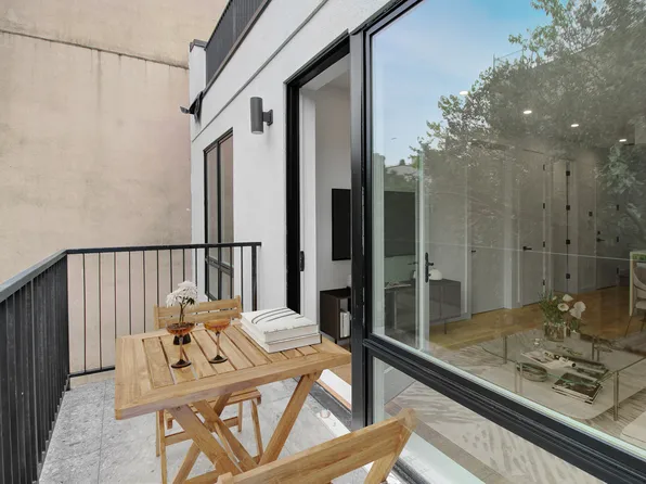 87 Carlton Avenue image 9 of 12