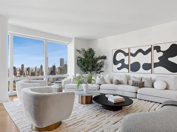 25 Columbus Circle image 3 of 19