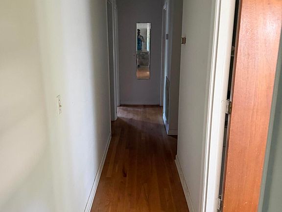 3rd image of 357 Harvard Ct