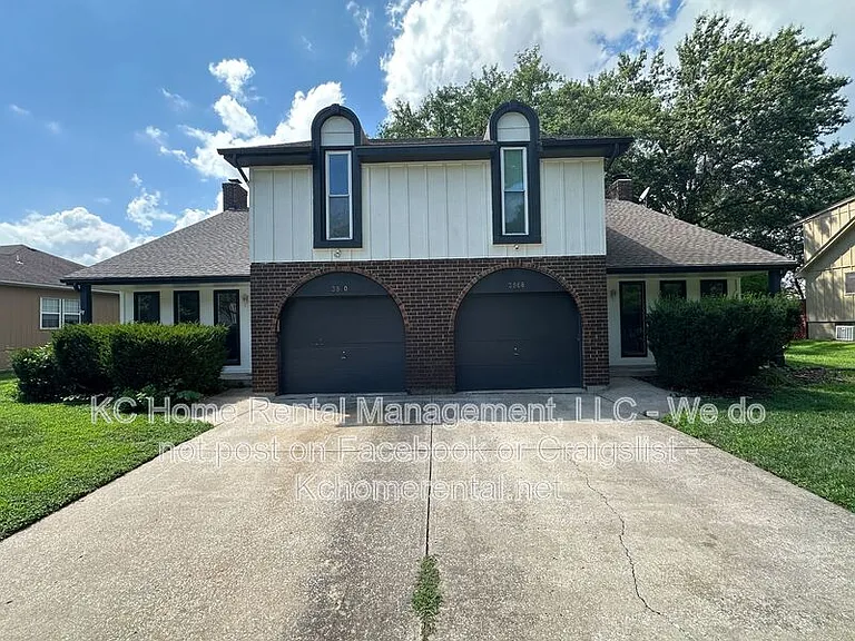 3870 SW Harbor Dr — Photo 1