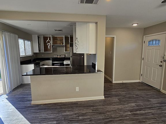 3rd image of 2307 Singletree Ave