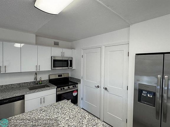 3rd image of 5224 NE 6th Ave #B34