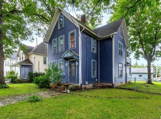 1109 3rd St, Moline, IL 61265