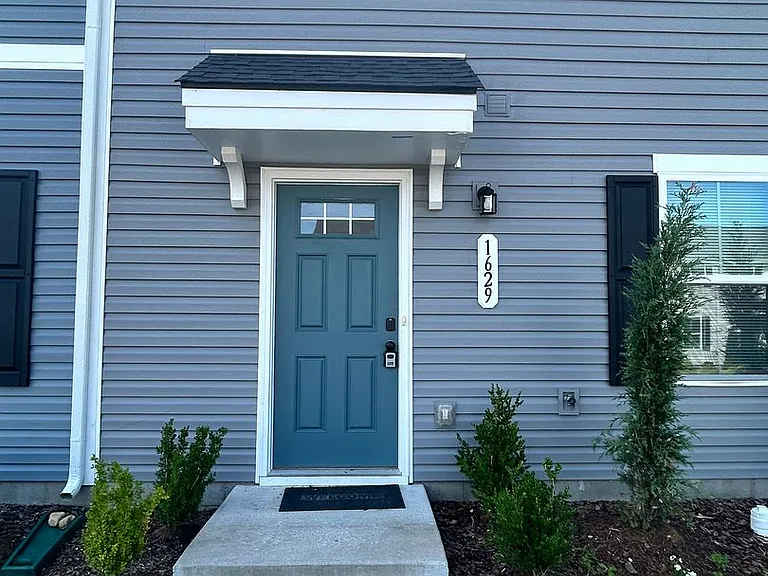 1629 Mountain Ash Ln — Photo 18