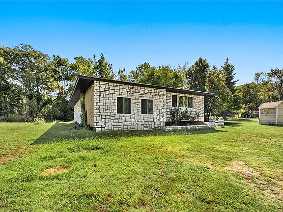 2nd image of 16478 Hale Mountain Rd