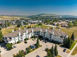 72 SW Quigley Dr #201, Cochrane, AB T4C2K6