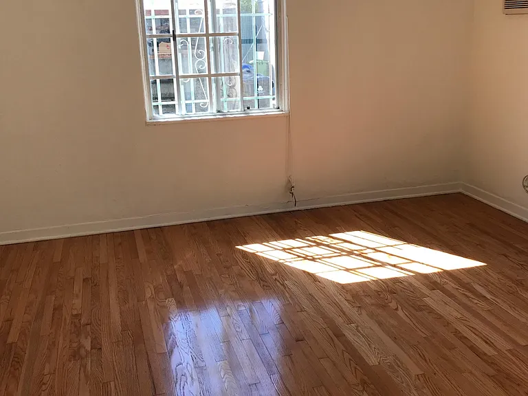 8366 Blackburn Ave — Photo 16