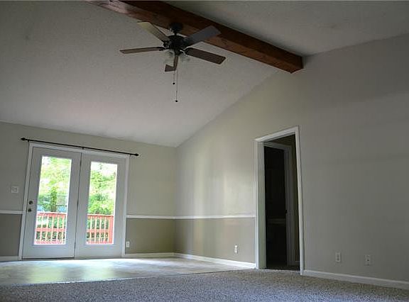 3rd image of 526 Mallory Dr