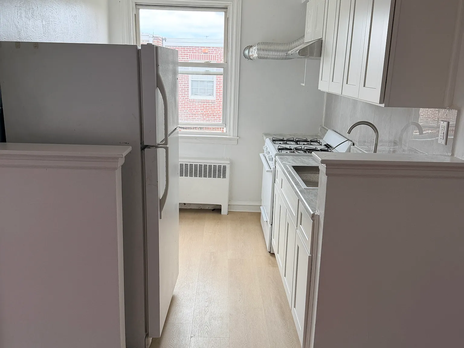 2 bed, 750 sqft, $1,350 — Photo 2
