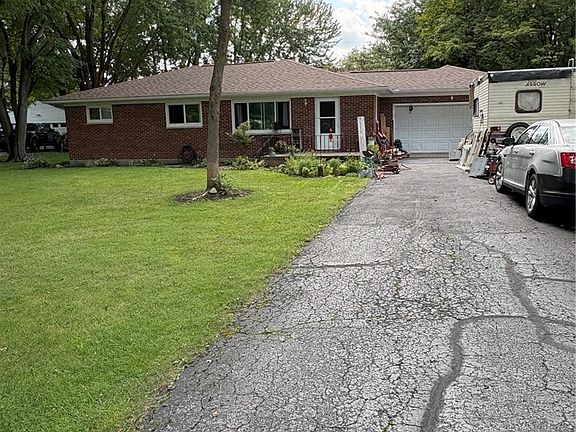 3rd image of 2576 Lefevre Rd