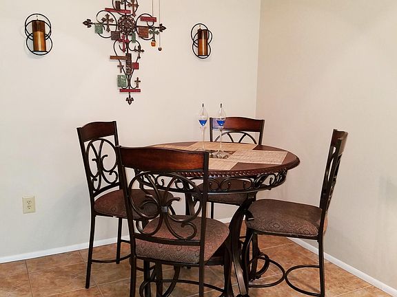 Dining for four and even more!