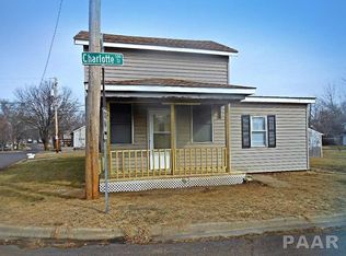 301 Charlotte St, Pekin, IL 61554
