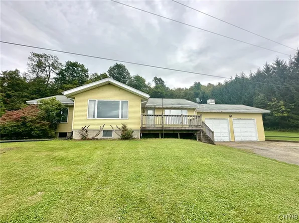 213 Bradshaw Rd, Dryden, NY 13053