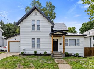 421 Lafayette St, Ionia, MI 48846