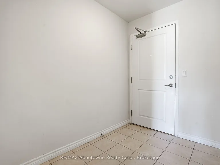 1083 Gordon St #310 — Photo 11