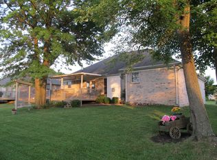 703 Shady Brook Ln, Louisville, KY 40229