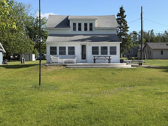2nd image of 2411 Long Lake Park Rd