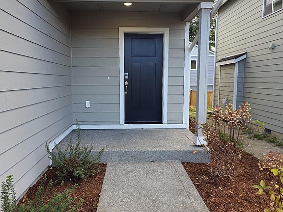 2nd image of 2641 Leaning Oak Pl SE