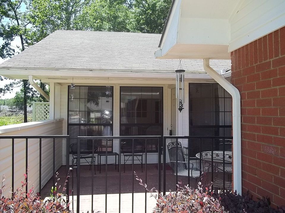 2nd image of 4 Summerset Pl