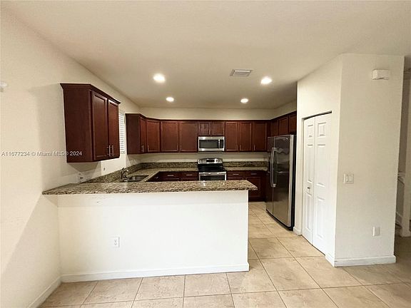 4th image of 8855 NW 102nd Pl