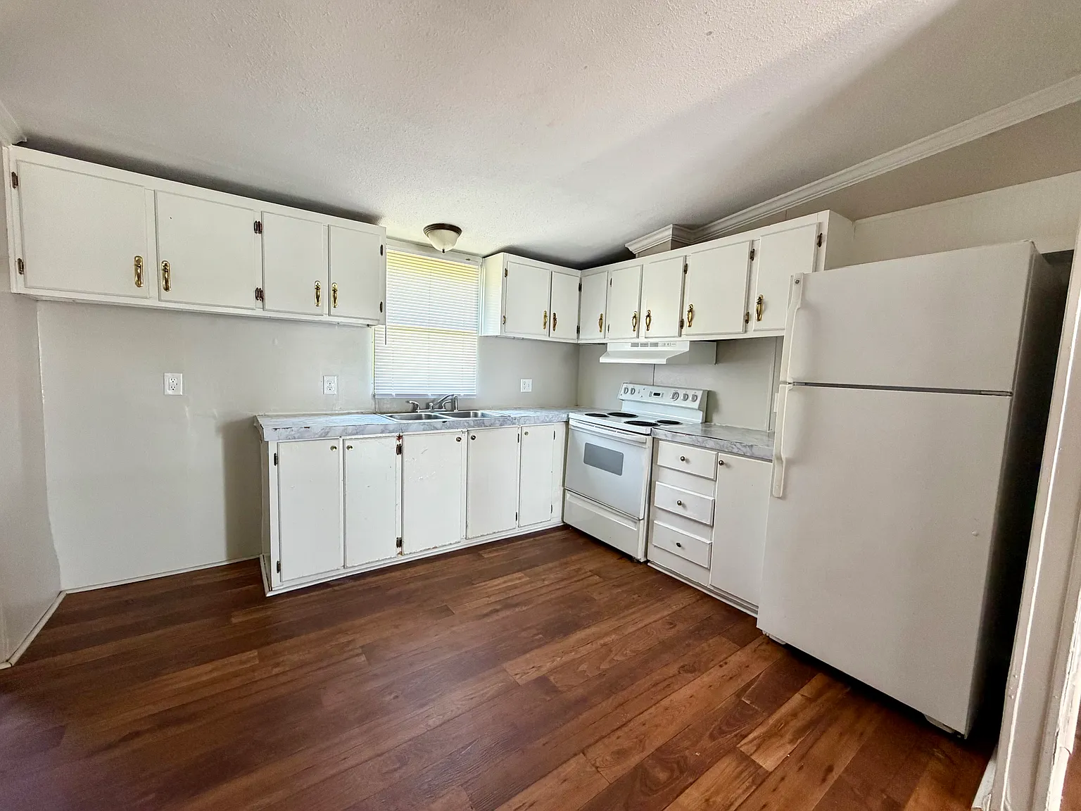 3 bed, $1,295 — Photo 3