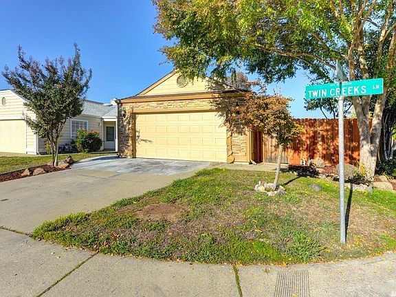 2nd image of 3016 Twin Creeks Ln
