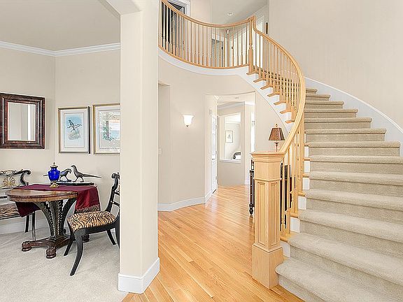 Curved Custom Oak Staircase