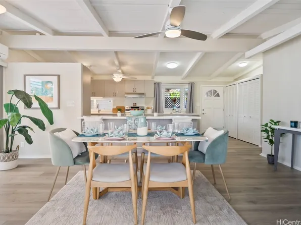 1580 Hoolehua St, Pearl City, HI 96782