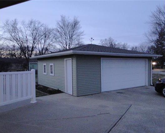5th image of 215 Bel Aire Dr