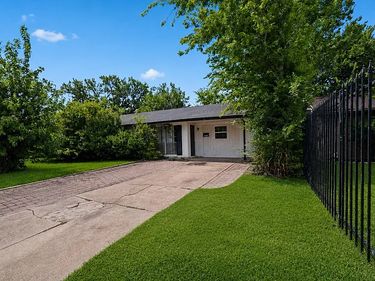 5242 Greylog Dr — Photo 21