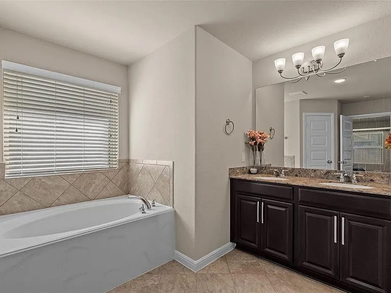 4808 Ladona Ct — Photo 21