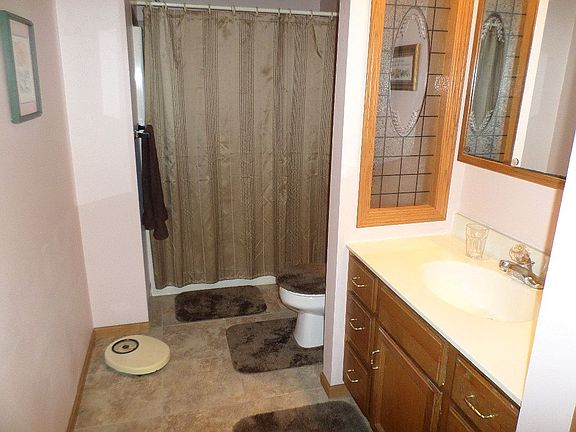 5th image of 725 N Thorington St