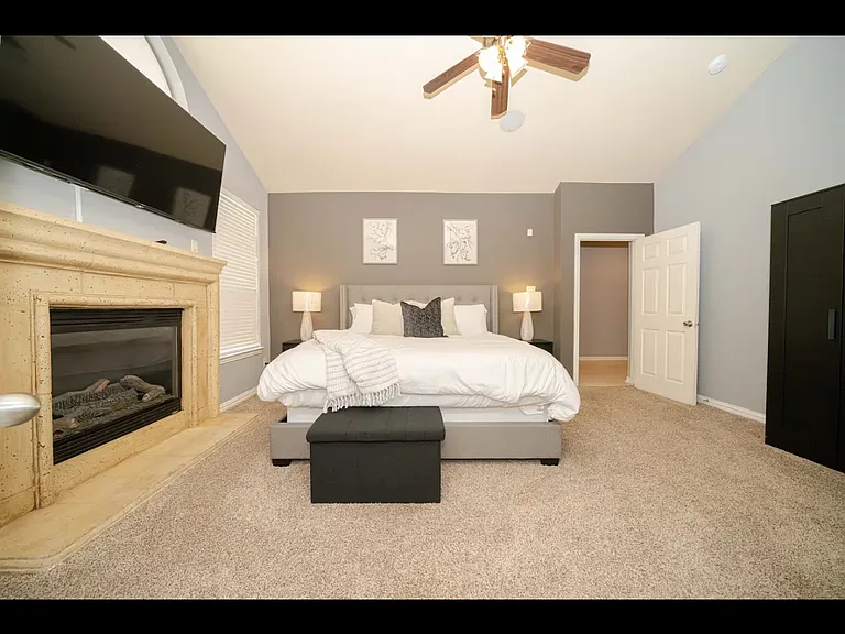 801 Paisley Ln — Photo 9