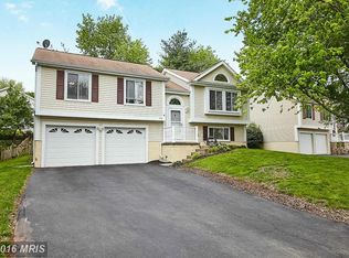 201 Trail Ct, Sterling, VA 20164