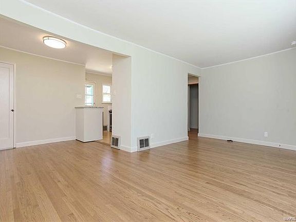5th image of 4334 Blow St