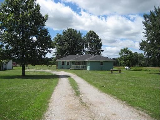 2nd image of 889 NE County Road 14004