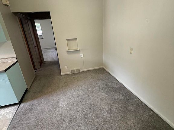 4th image of 224 Ridgeway Ave