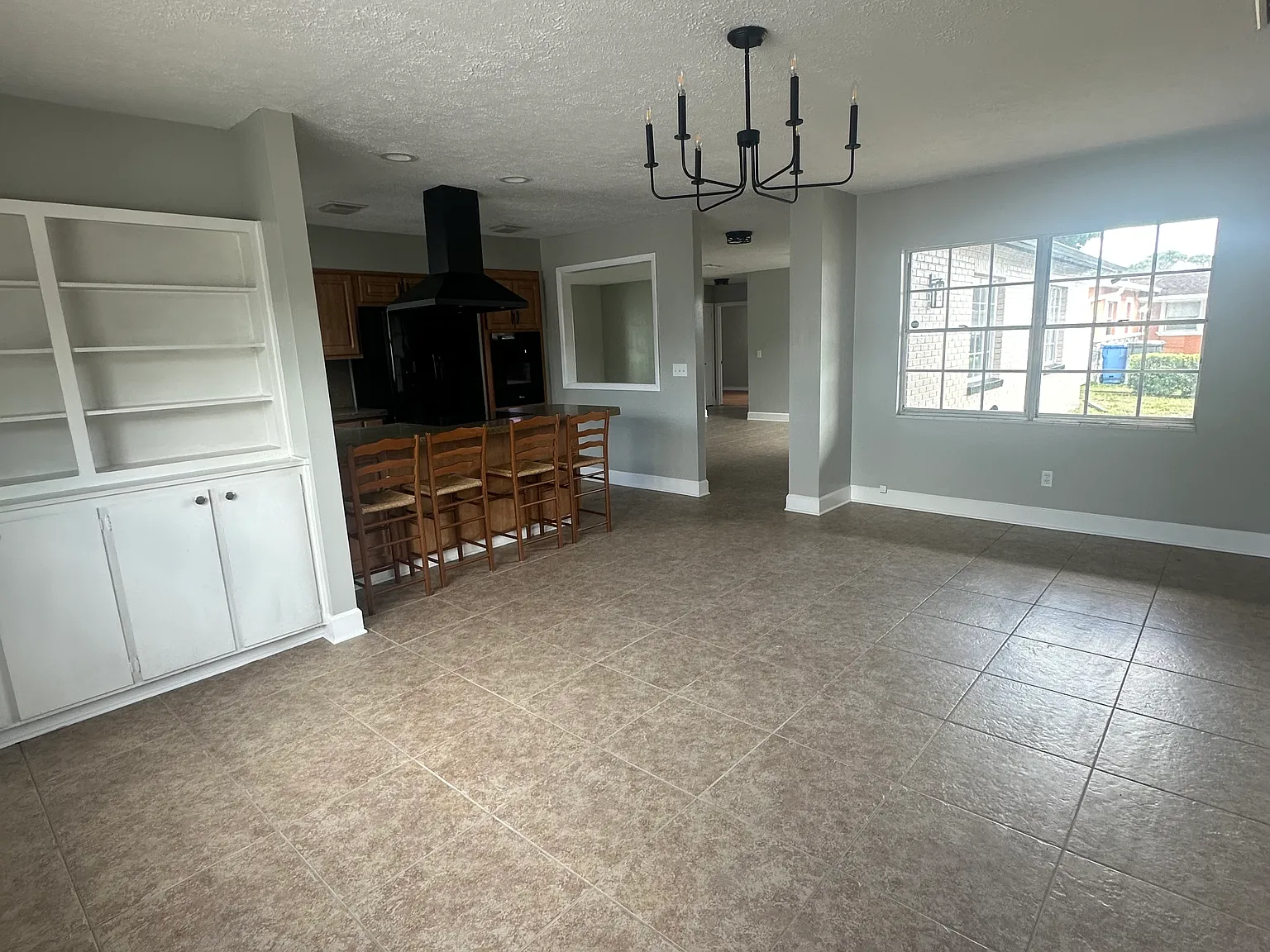 3 bed, 1600 sqft, $2,100 — Photo 4