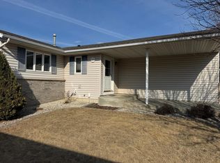 4921 10th St NW, Rochester, MN 55901