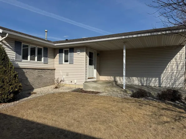 4921 10th St NW, Rochester, MN 55901