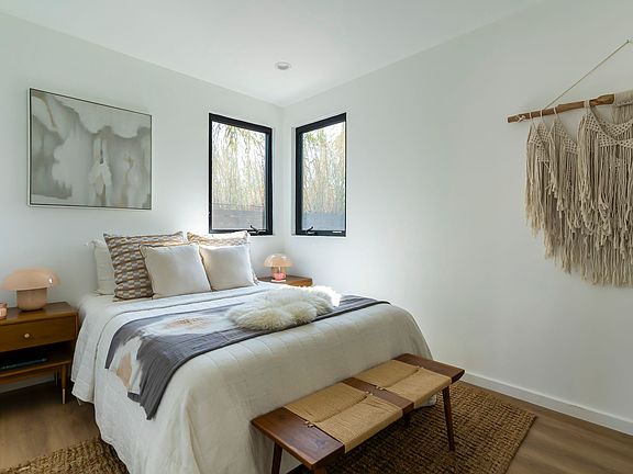 5th image of 466 W Washington Blvd #470A