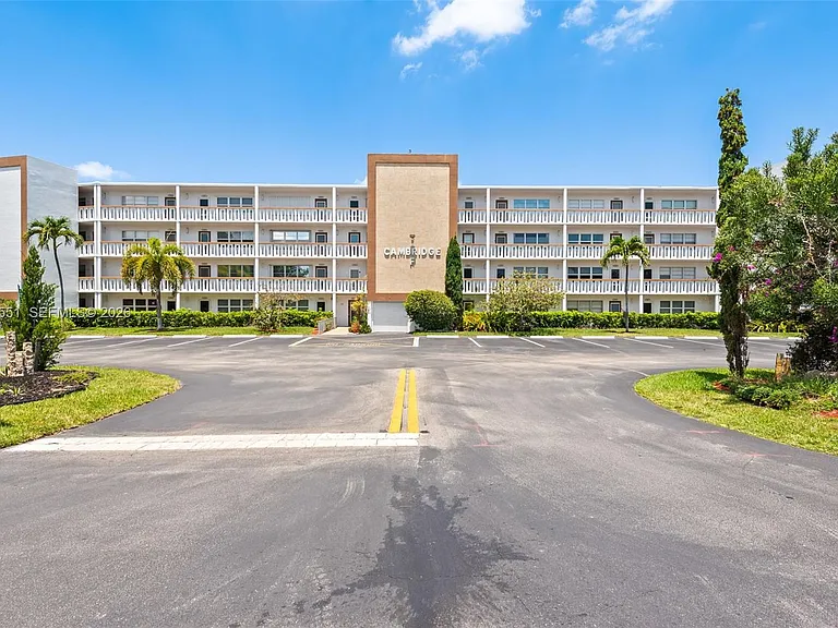 2130 Cambridge Cir #2130-F — Photo 12