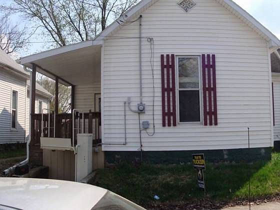 2nd image of 323 W Franklin St