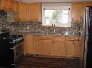 19 Sawtelle Pl, Lowell, MA 01851