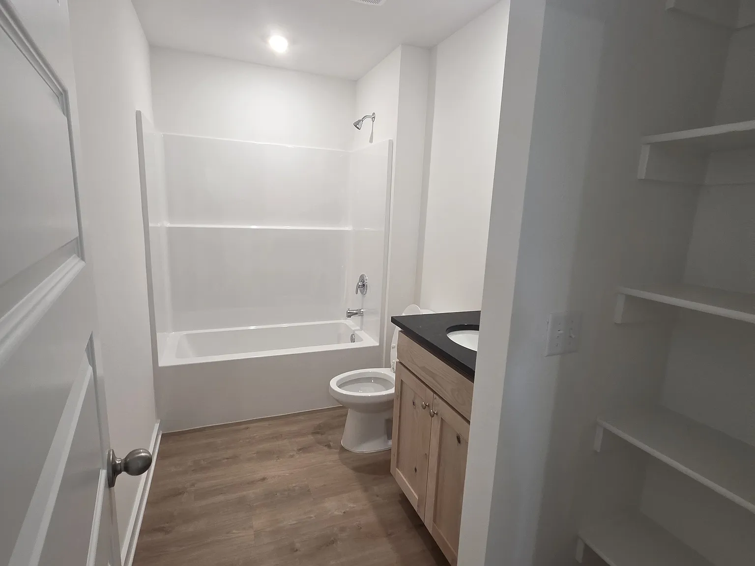4 bed, 2319 sqft, $2,800 — Photo 3