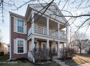 962 Symphony Dr, Aurora, IL 60504