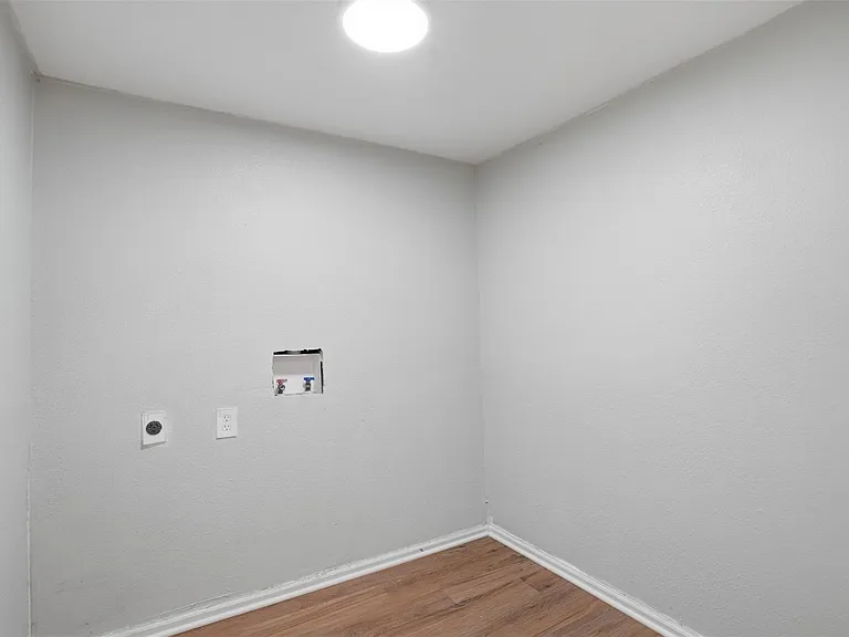 1214 Jones St — Photo 11